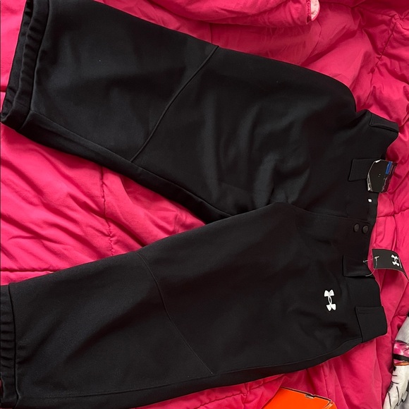 Under Armour Black Performance Shorts - Picture 1 of 8